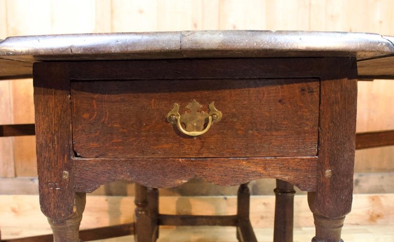 English Folding Pedestal Table In Oak Wood - 18th Century England - Tl Stamp-photo-3