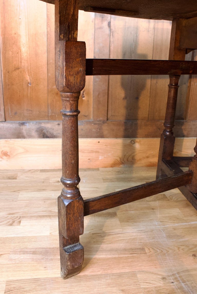 English Folding Pedestal Table In Oak Wood - 18th Century England - Tl Stamp-photo-4