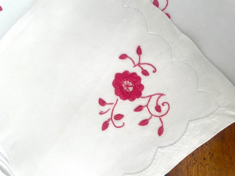 Set Of 14 White Linen Napkins Embroidered With Pink / Red Flowers 1900 Art Nouveau-photo-1