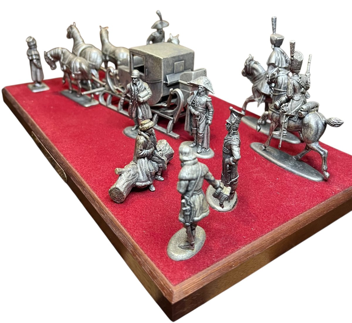 Napoleon's Soldiers Retreating From Russia-photo-3