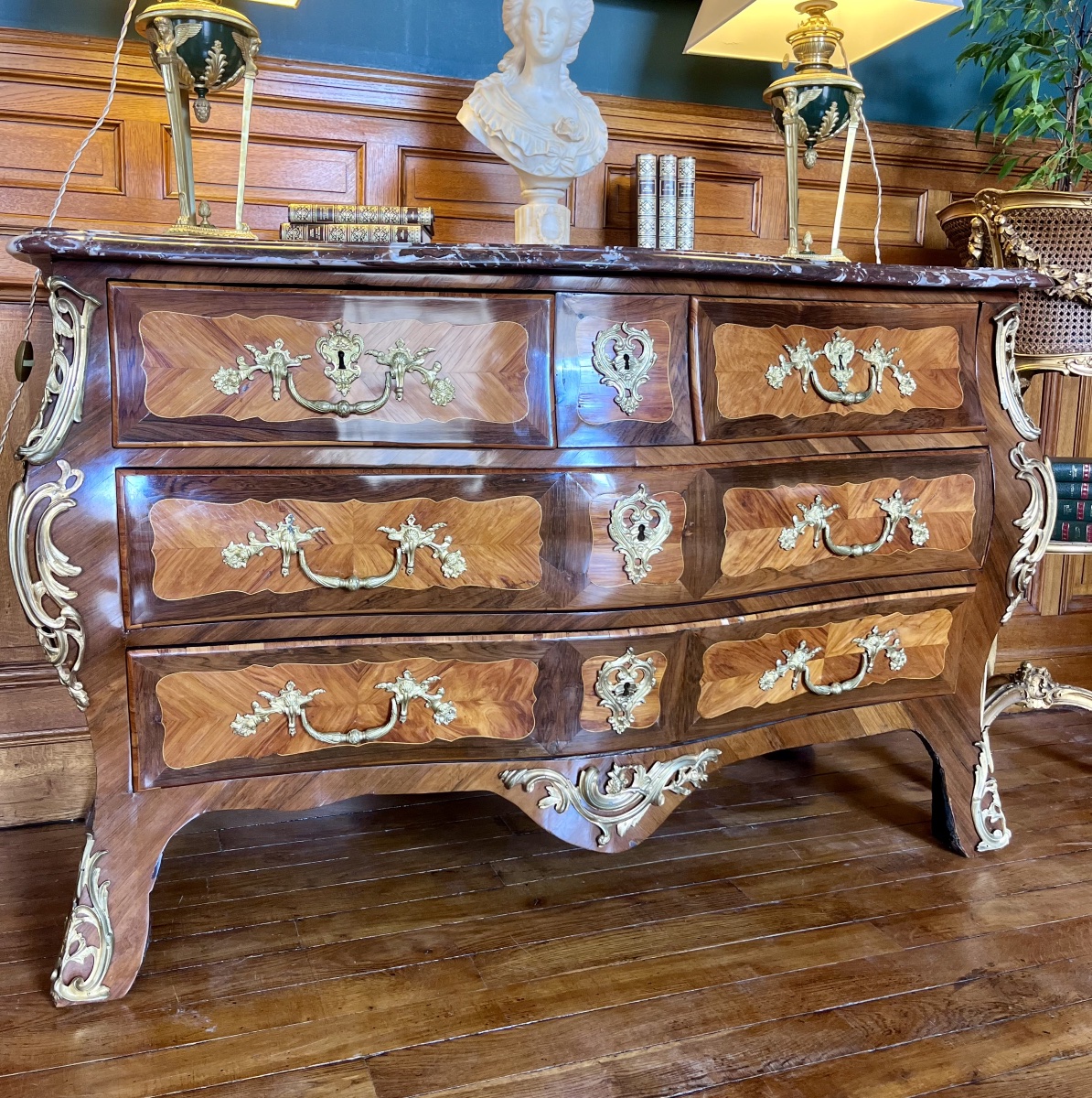 Louis XV-era Tomb-style Chest Of Drawers - 18th Century -photo-2