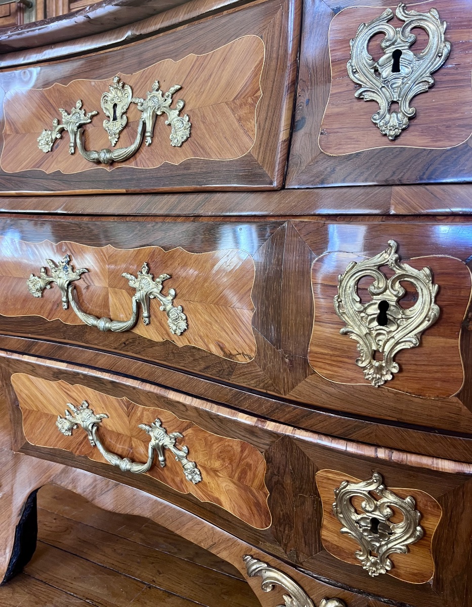 Louis XV-era Tomb-style Chest Of Drawers - 18th Century -photo-2