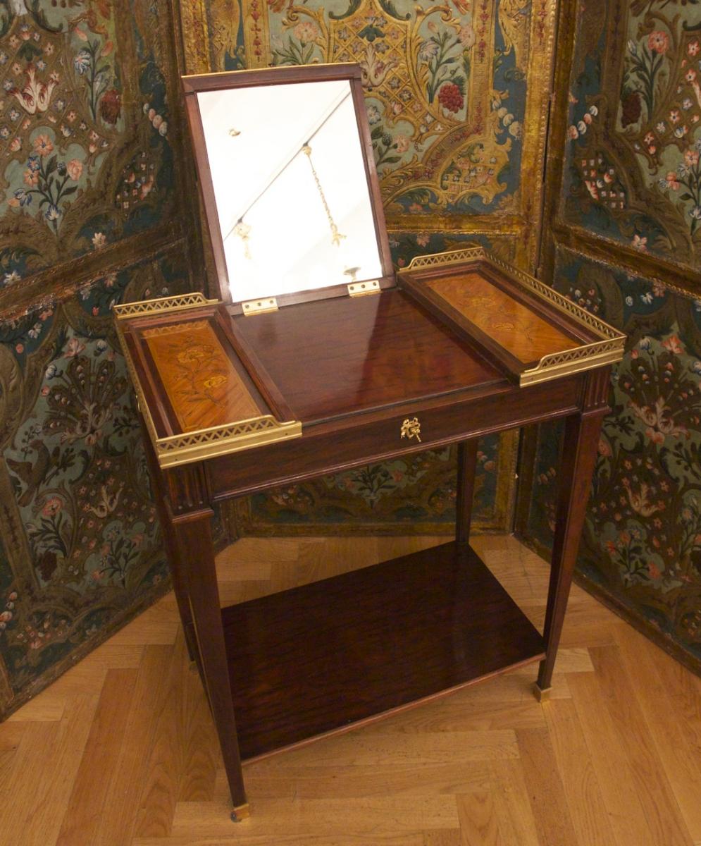 Louis XVI Floral Marquetry Poudreuse Or Vanity, 19th Century