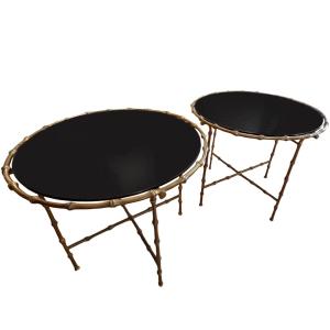 Paire de tables d'appoint rondes en faux bambou, en laiton et verre noir, style français