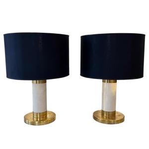 Paire de lampes de table en laiton et cuir crème du milieu du siècle