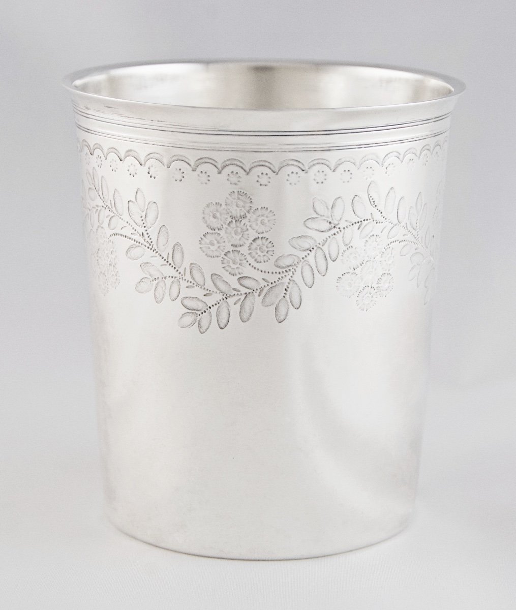 Paris 1819-1838 - Timbale droite ou "d'officier" en argent massif au Vieillard par T. TONNELIER