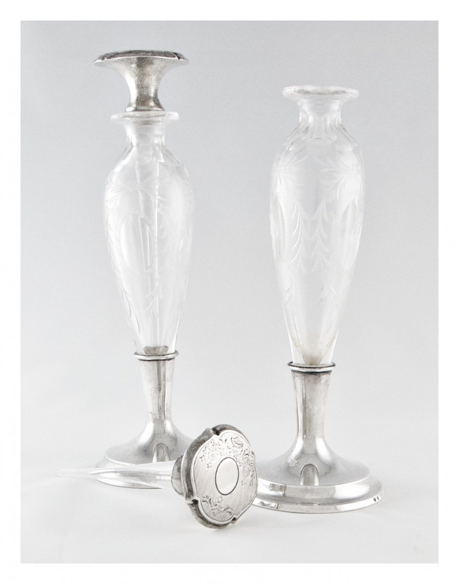 WILLIAM B. KERR & Co - Paire de flacons à parfum en argent sterling et cristal taillé, XIXe s.