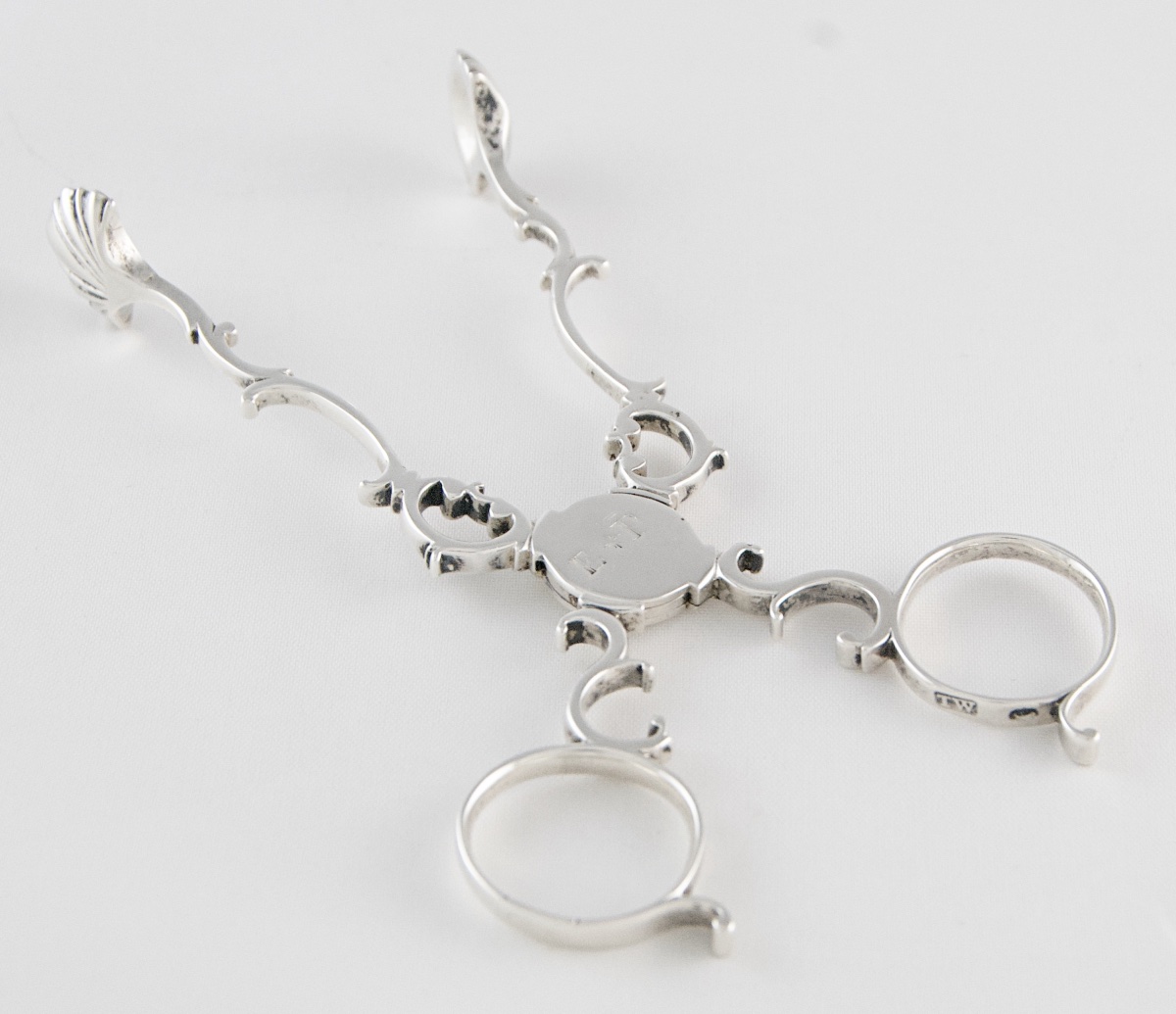 Georgian Sterling Silver Tea Tongs By Thomas Wallis I, London, Circa 1760 (sugar, Scissor Form)-photo-3