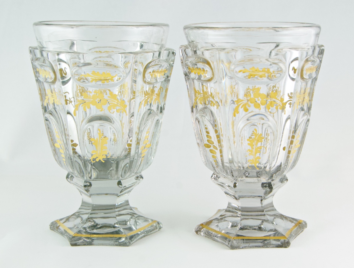 BACCARAT – Paire de gobelets vases à violettes en cristal moulé et doré, époque Louis-Philippe-photo-4