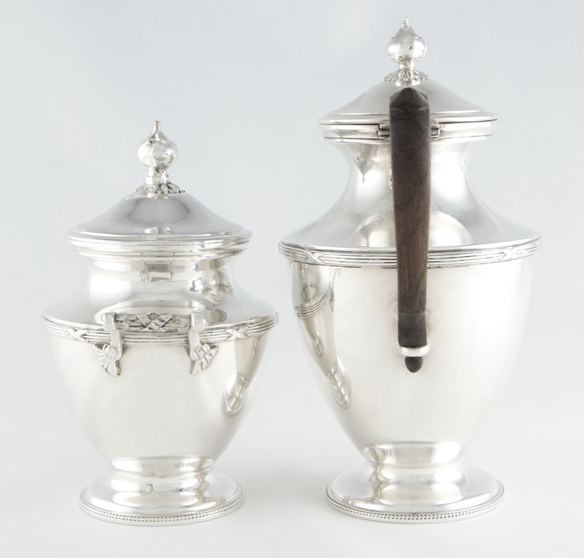 Verseuse et son sucrier en argent massif Louis XVI par le maître-orfèvre Louis COIGNET à Paris-photo-3