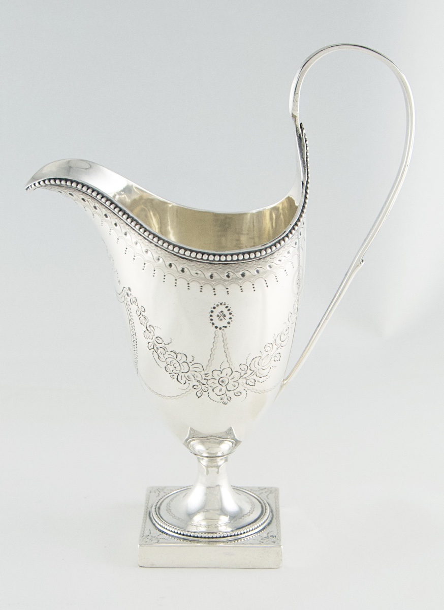 Londres 1785 – Petite aiguière en argent sterling par Hester BATEMAN-photo-1