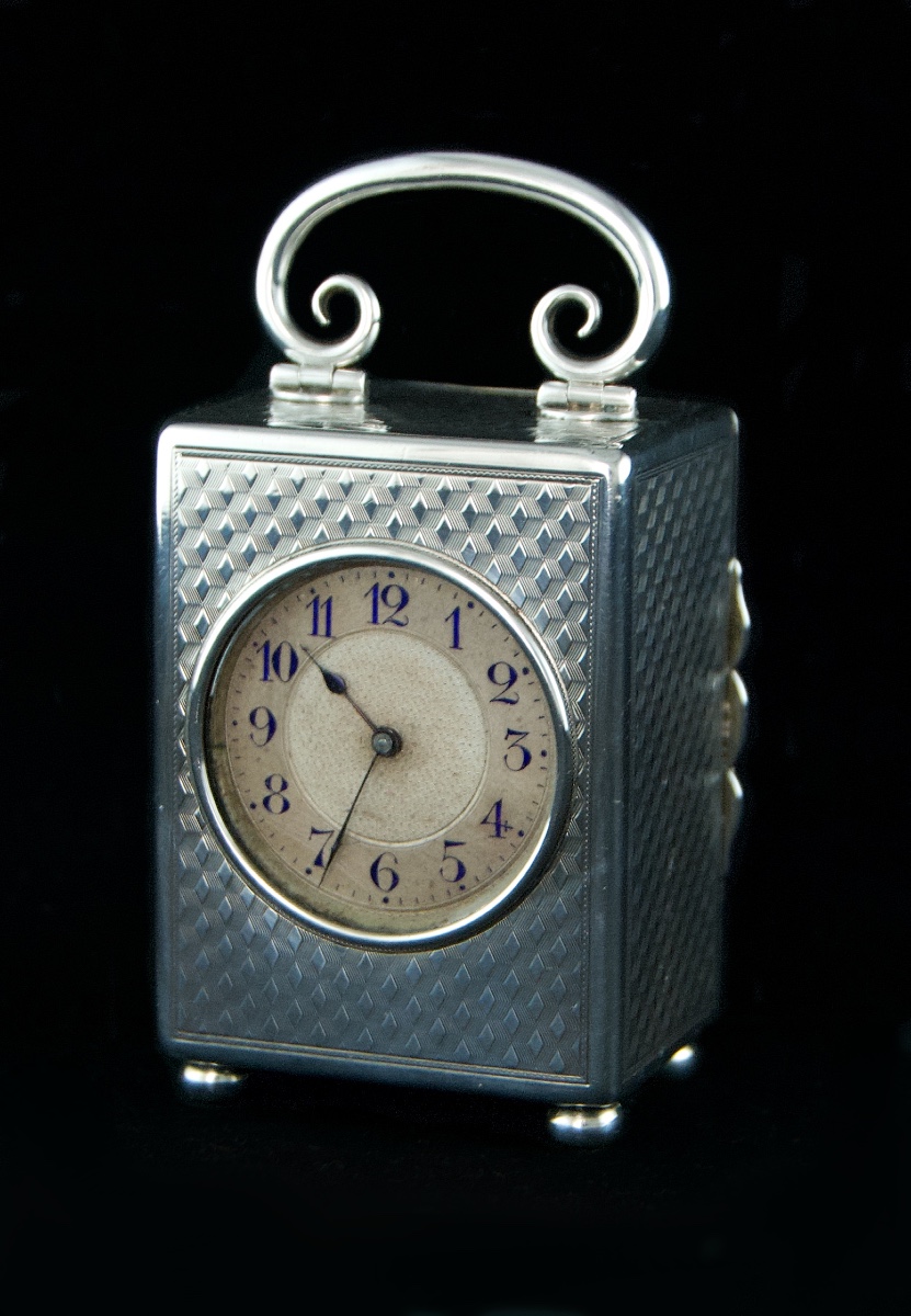 Londres 1899 – Pendule de voyage victorienne en argent massif, mouvement JTC-photo-3