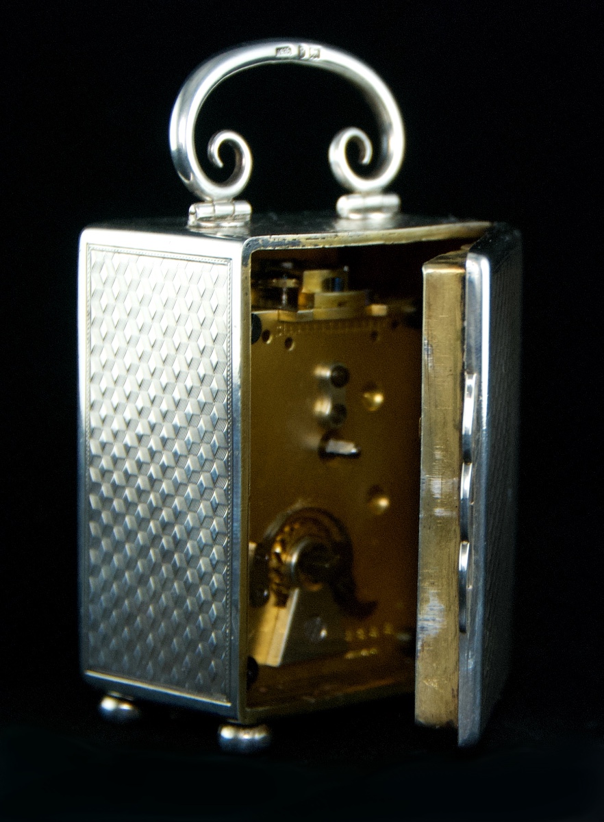 Londres 1899 – Pendule de voyage victorienne en argent massif, mouvement JTC-photo-4