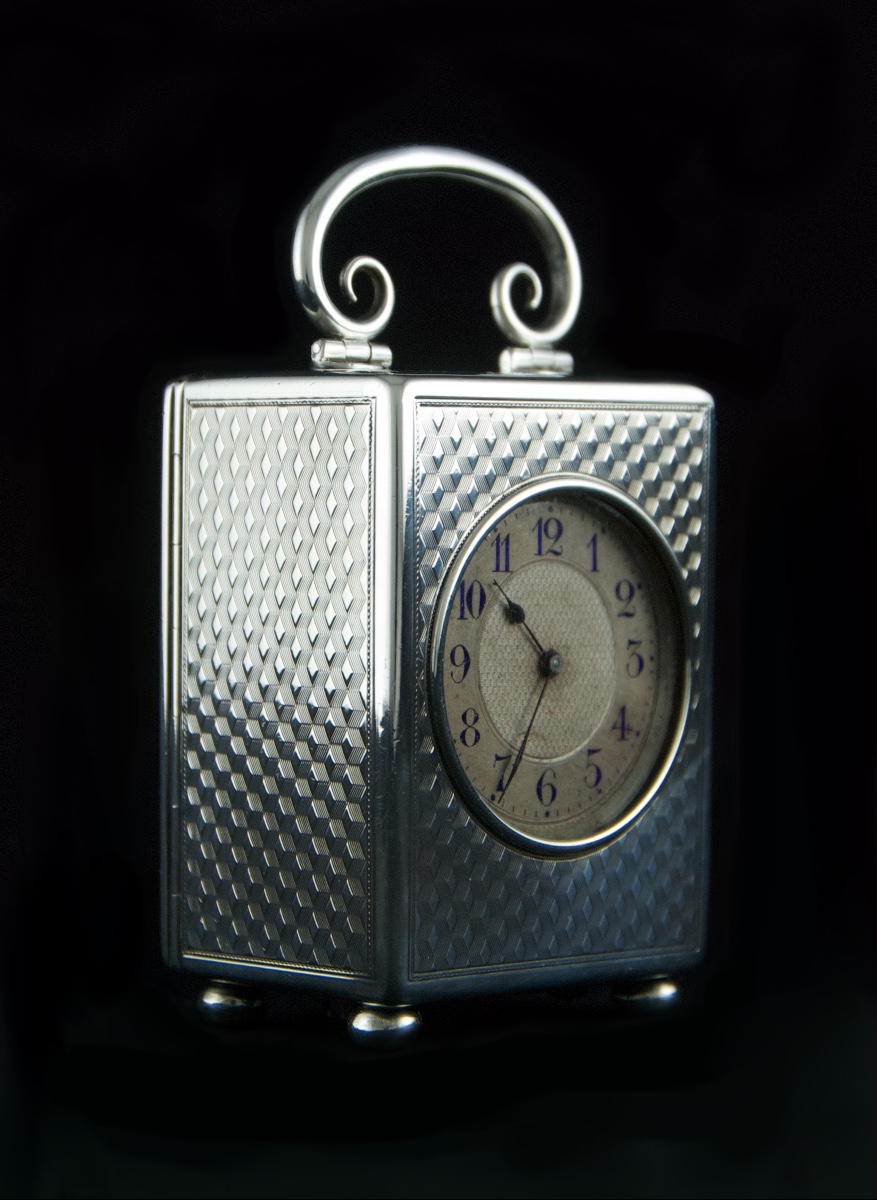 Londres 1899 – Pendule de voyage victorienne en argent massif, mouvement JTC