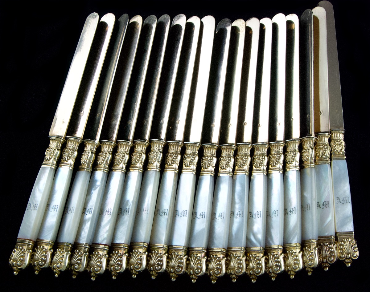 Paris 1834-1846 – 18 couteaux en nacre et vermeil par P.F. QUEILLÉ, époque Louis-Philippe-photo-3