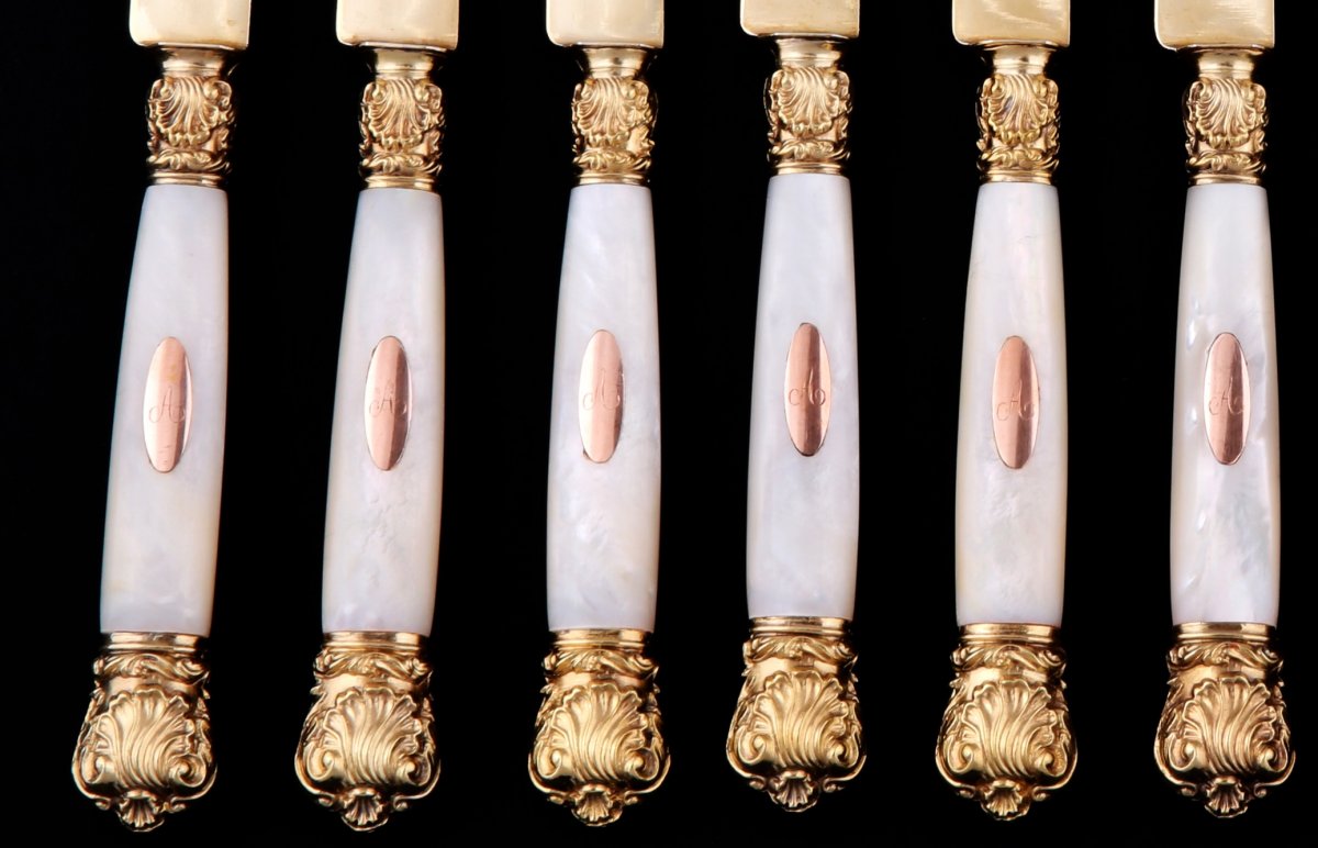 QueillÉ Goldsmith, Paris, 1834-1846, Set Of 12 Dessert Knives In Vermeil, Mother-of-pearl And Rose Gold-photo-3