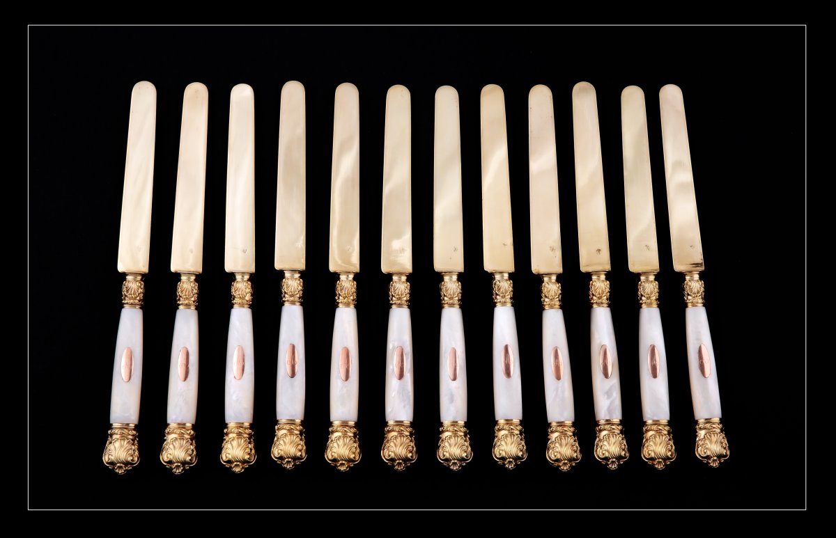 QueillÉ Goldsmith, Paris, 1834-1846, Set Of 12 Dessert Knives In Vermeil, Mother-of-pearl And Rose Gold