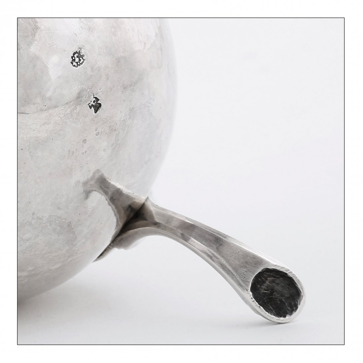 Two Coffee Pots, One By Louis-joseph Milleraud-bouty (master In 1779), Paris, 18th Century-photo-3