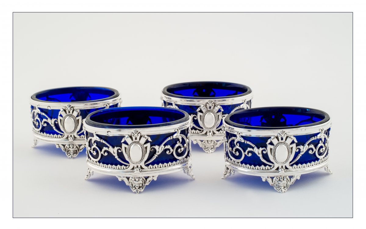  FRAY FILS, Paris, 1875-1891, suite de quatre salerons ovales en argent massif