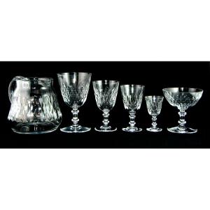 BACCARAT – Service en cristal taillé de 61 pièces, modèle Armagnac