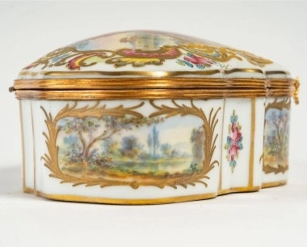 Magnificent Box In White Sèvres Porcelain, XIXth Century-photo-4