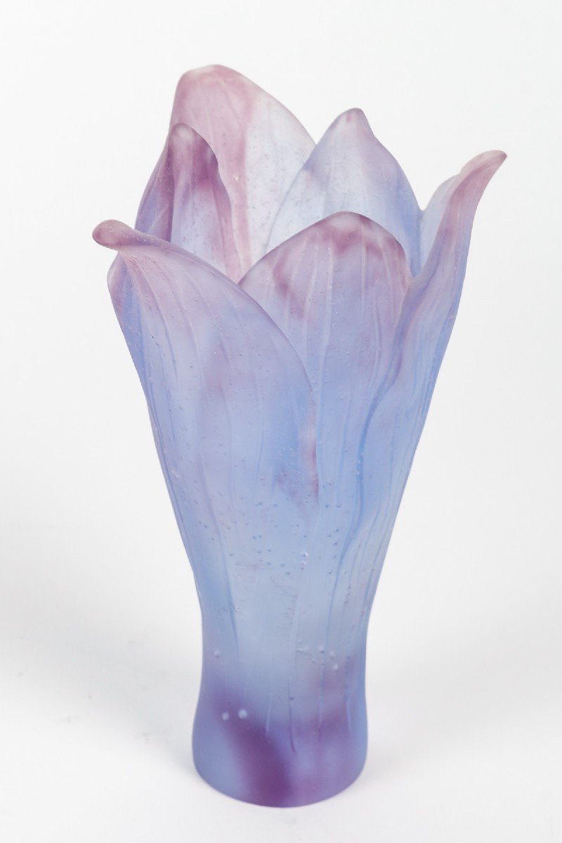 Beau Vase Daum En Pâte De Verre Violet, Signé 