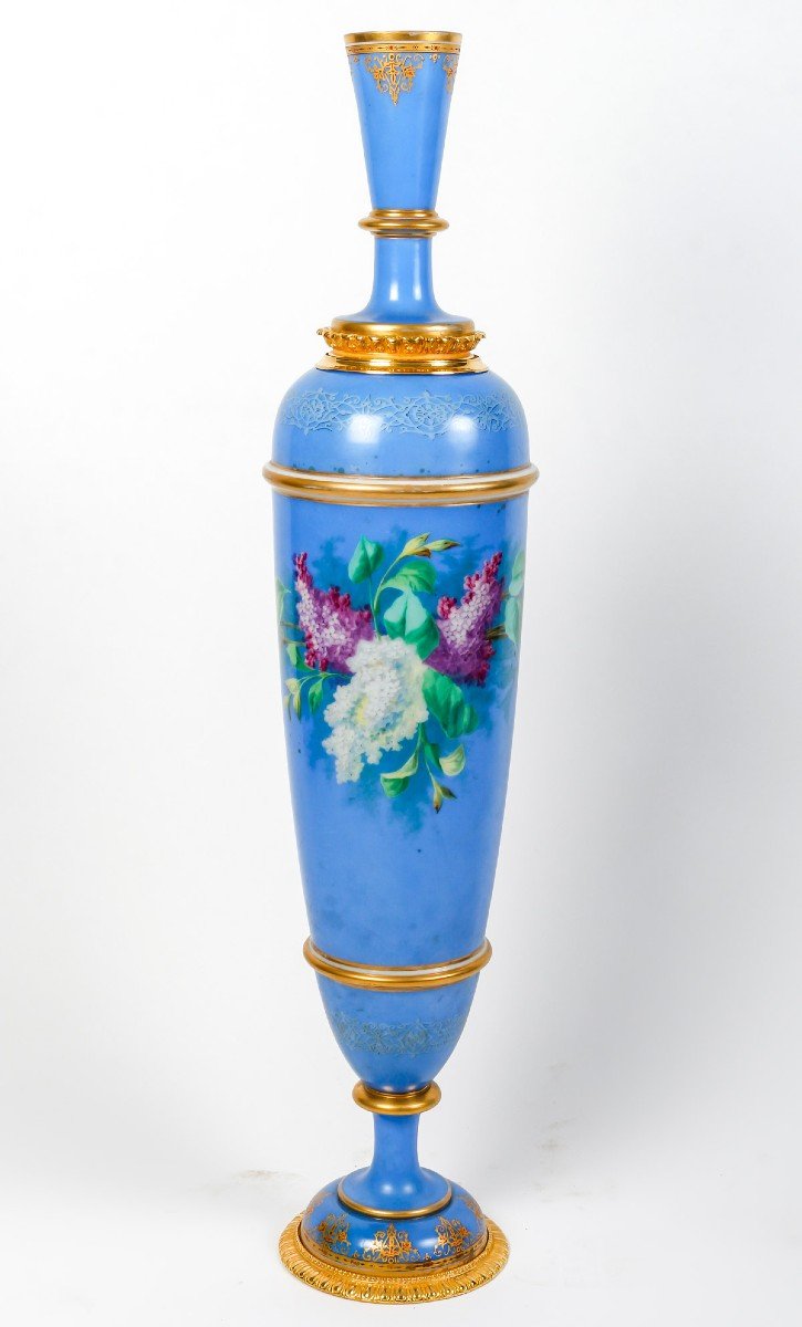 TRÉS GRAND Vase En Opaline De Baccarat Bleu, Décoré Par Des Dessins De Fleurs -photo-4