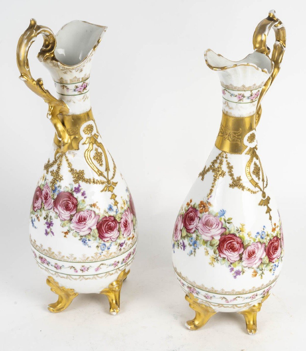 Pair Of Paris Porcelain Ewers With Floral Decor And Gilding-photo-3