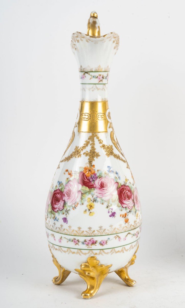 Pair Of Paris Porcelain Ewers With Floral Decor And Gilding-photo-4