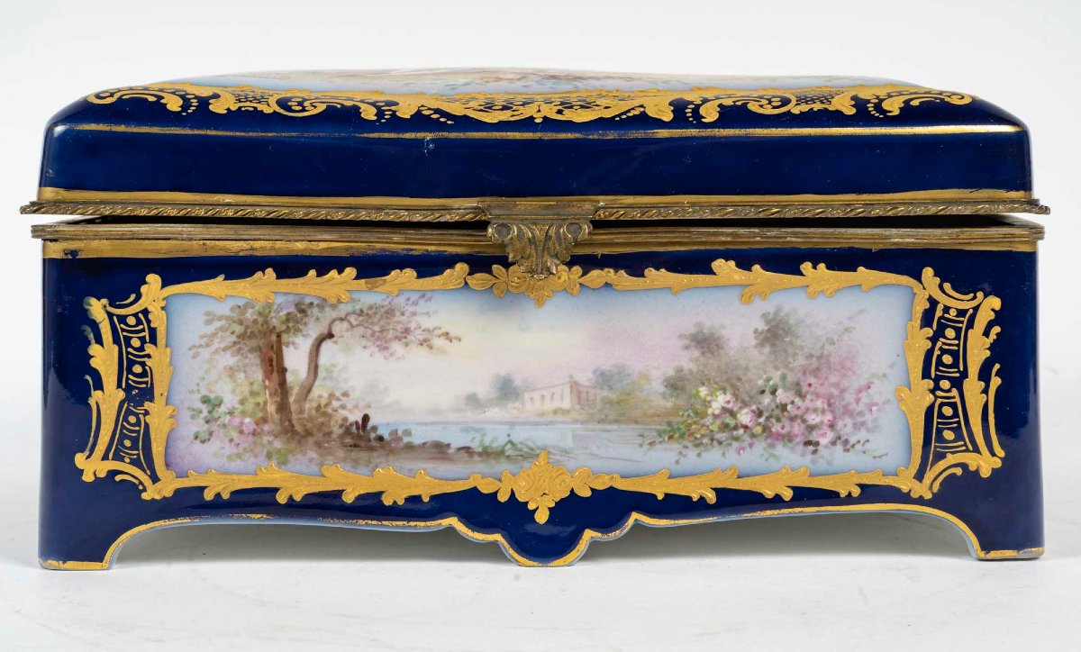 Hand-painted Porcelain Box, Louis XV Style – 19th Century Period-photo-4