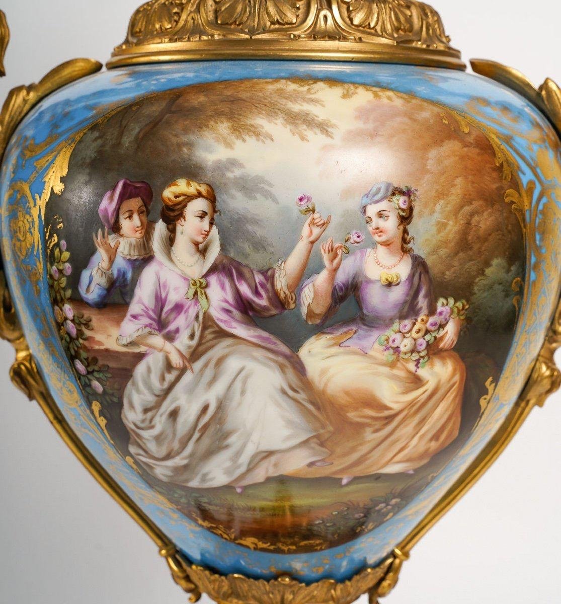 Pair Of Large Covered Porcelain And Gilt Bronze Vases, 19th Century-photo-4