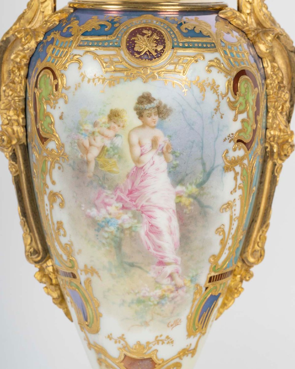 Paire de vases couverts en porcelaine peinte et bronze doré, XIXᵉ siècle-photo-3