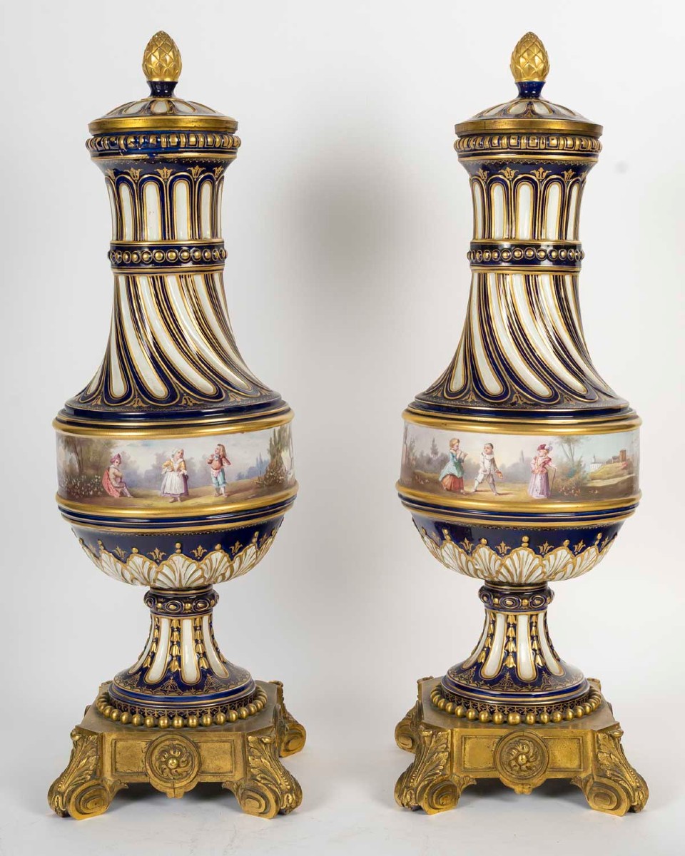 Pair Of Large Twisted Vases In Painted And Gilded Porcelain, 19th Century