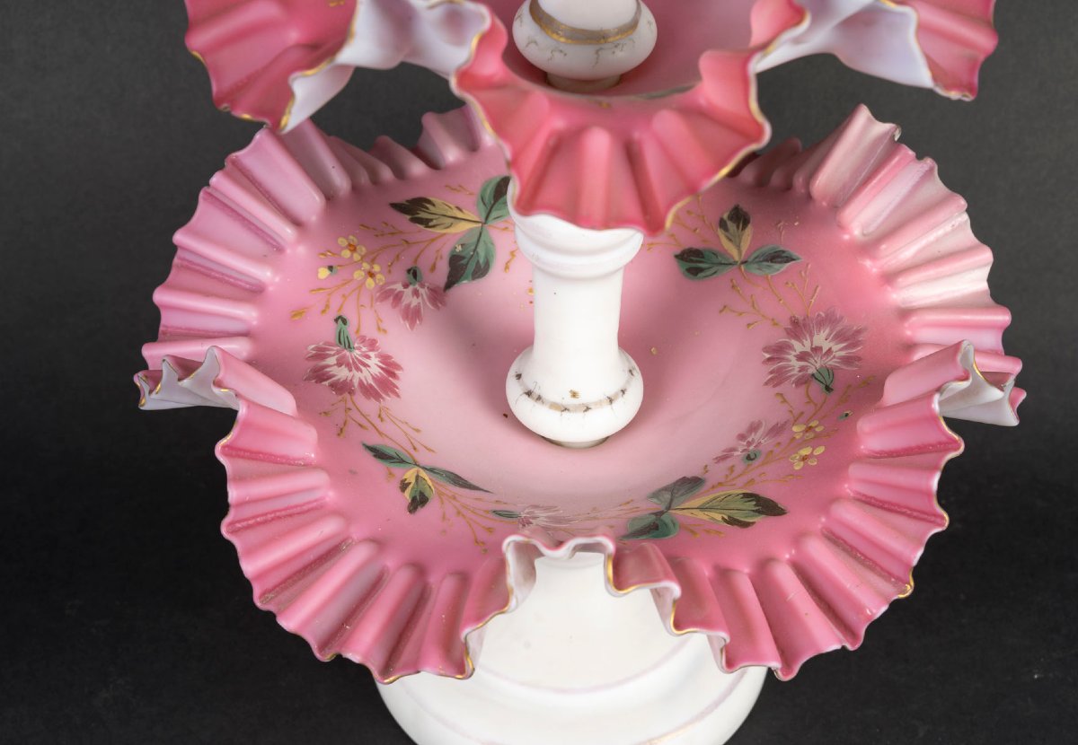 Centre de table en opaline rose et blanche à décor floral – Style Victorien, fin XIXᵉ siècle-photo-3