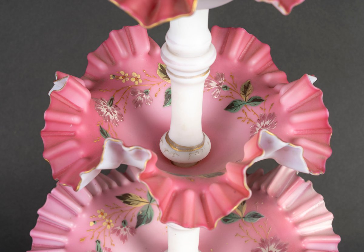 Centre de table en opaline rose et blanche à décor floral – Style Victorien, fin XIXᵉ siècle-photo-4