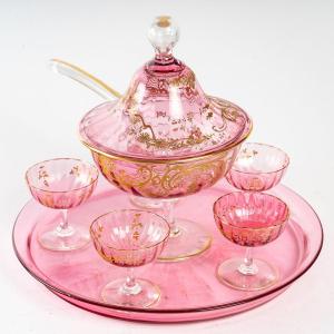 Splendide Service De Table En Cristal Rose, XIXeme Siècle 