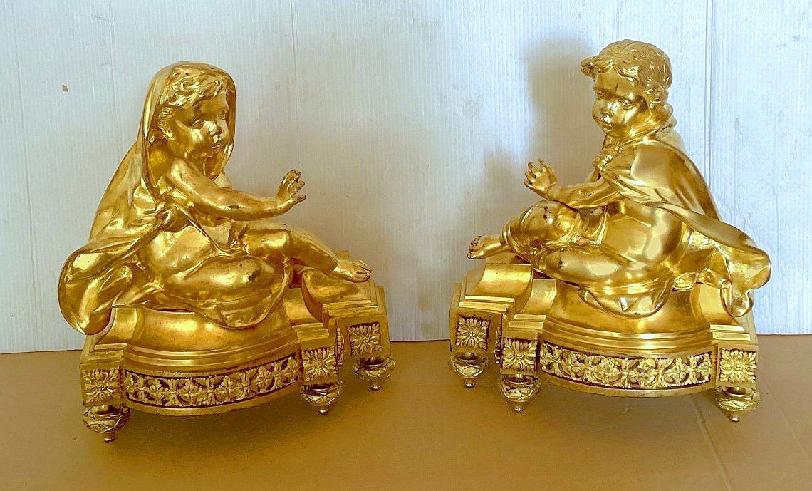 Chenets Paire Louis XVI Vers 1770  Allégories De l'Hiver Ou Du Feu   H. 26 Cm, Br. 22 Cm, P. 12 Cm    N° Inv. 1.053  2.800 €