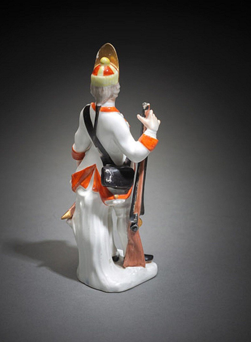 Grenadier Porcelaine Meissen Vers 1750   H. 11,8 Cm  Marque De l'épée En Bleu -photo-2