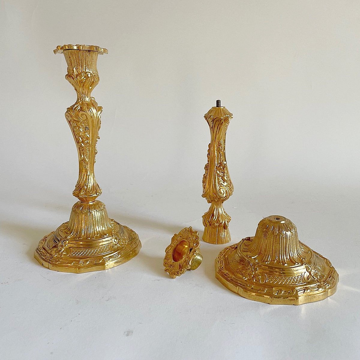 Louis XV Candlesticks Circa 1750 H. 21 Cm, D. 11 Cm Inv. No. €0.404,980-photo-2