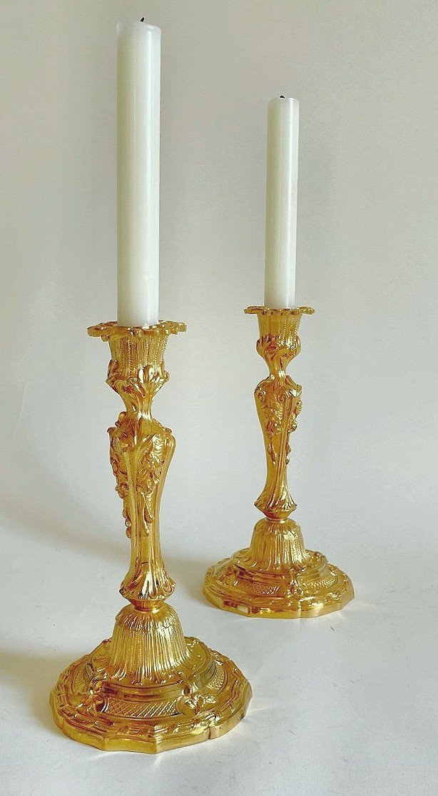 Louis XV Candlesticks Circa 1750 H. 21 Cm, D. 11 Cm Inv. No. €0.404,980