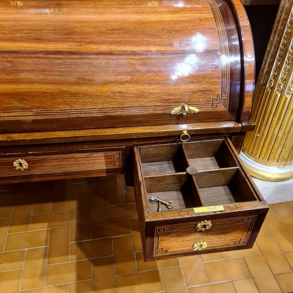 Bureau à Cylindre Louis XVI Vers 1770 Estampillée N. Petit - NICOLAS PETIT 1732-1791-photo-2