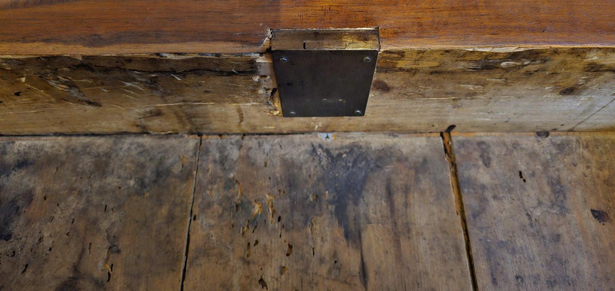 Regency Commode Circa 1720 L. 115 Cm, D. 57 Cm, H. 82 Cm Rich Gilt Bronze Ornamentation-photo-2