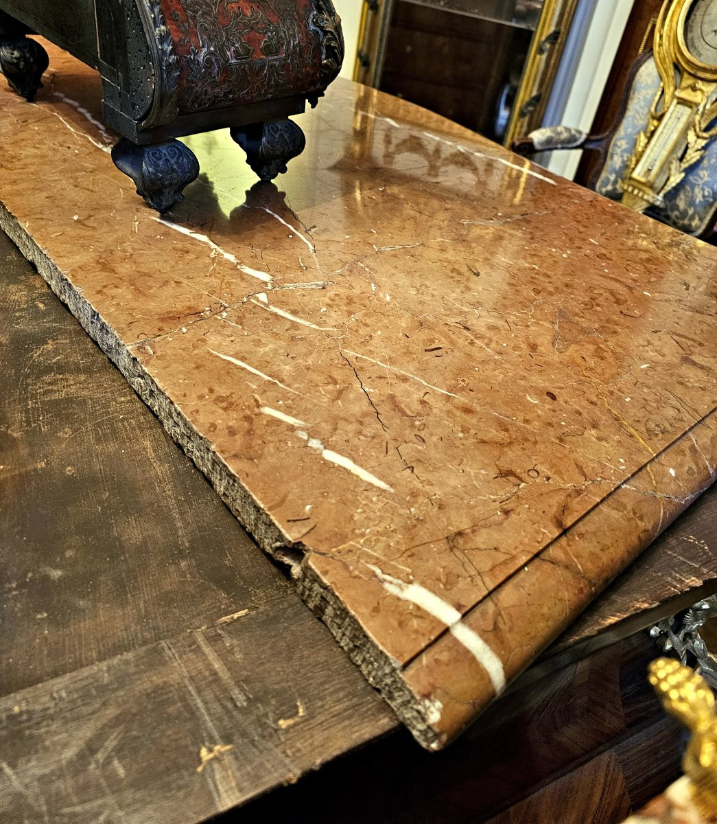 Regency Commode Circa 1720 L. 115 Cm, D. 57 Cm, H. 82 Cm Rich Gilt Bronze Ornamentation-photo-6