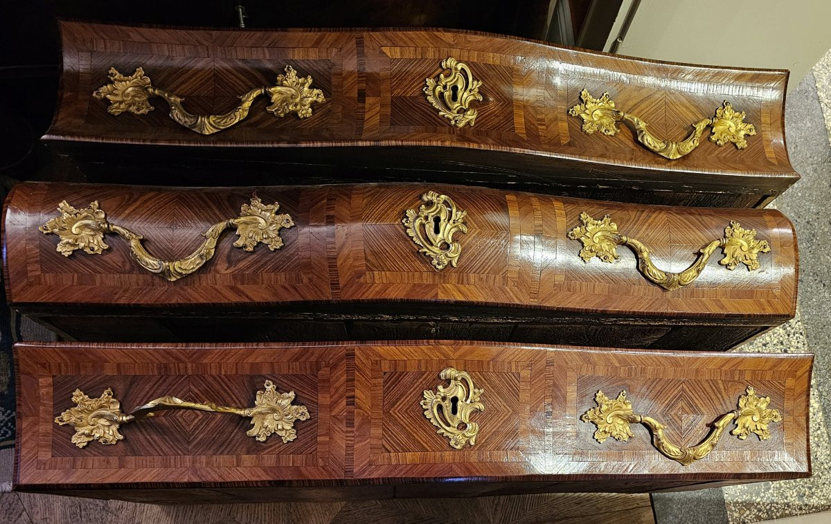 Regency Commode Circa 1720 L. 115 Cm, D. 57 Cm, H. 82 Cm Rich Gilt Bronze Ornamentation-photo-8