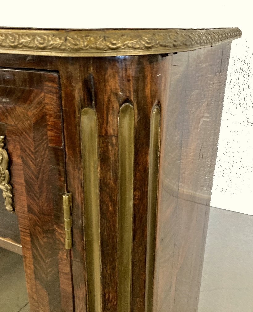 Vitrine Régence vers 1720  H.131 cm, L.90 cm, P.47 cm  -photo-4