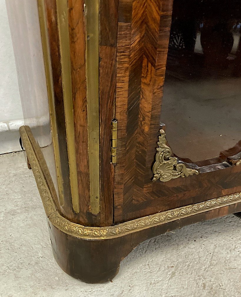 Vitrine Régence vers 1720  H.131 cm, L.90 cm, P.47 cm  -photo-5