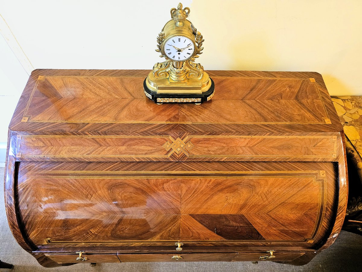 Bureau à Cylindre Louis XV Vers 1750  L. 98 Cm, H. 100 Cm, P. 55 Cm-photo-4