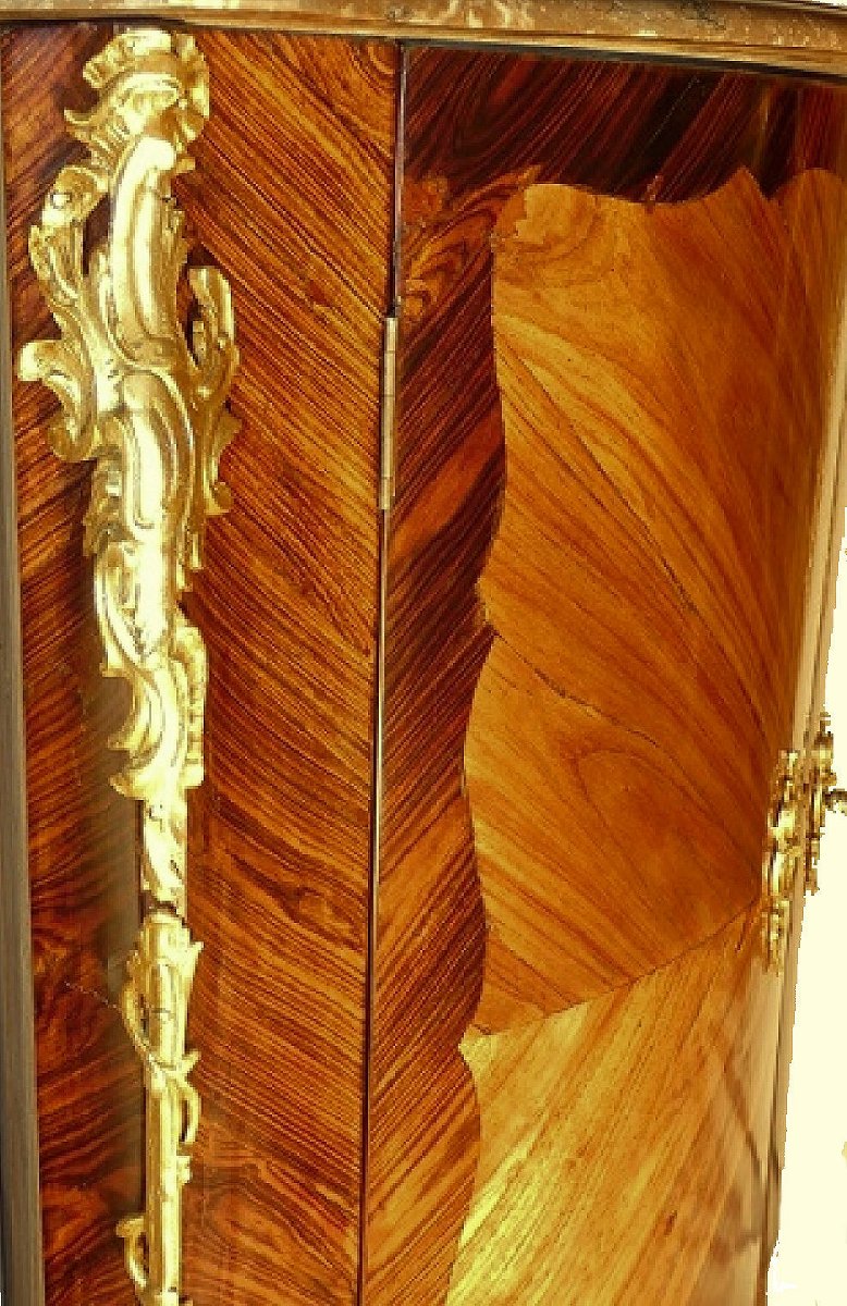 Encoignure Louis XV Vers 1750  Estampillée J. Tuart  Jean-Baptiste Tuart Maître 1. Février 1741-photo-3