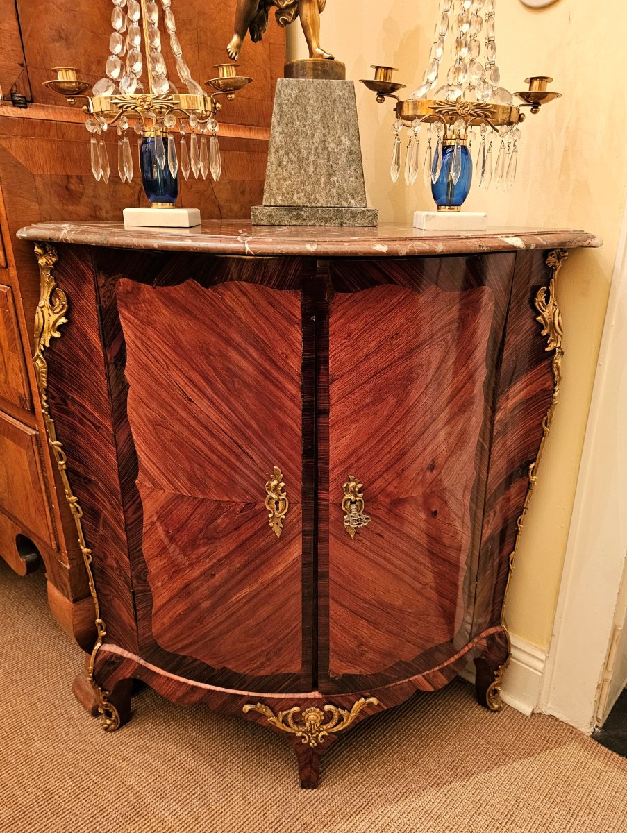 Encoignure Louis XV Vers 1750  Estampillée J. Tuart  Jean-Baptiste Tuart Maître 1. Février 1741-photo-1