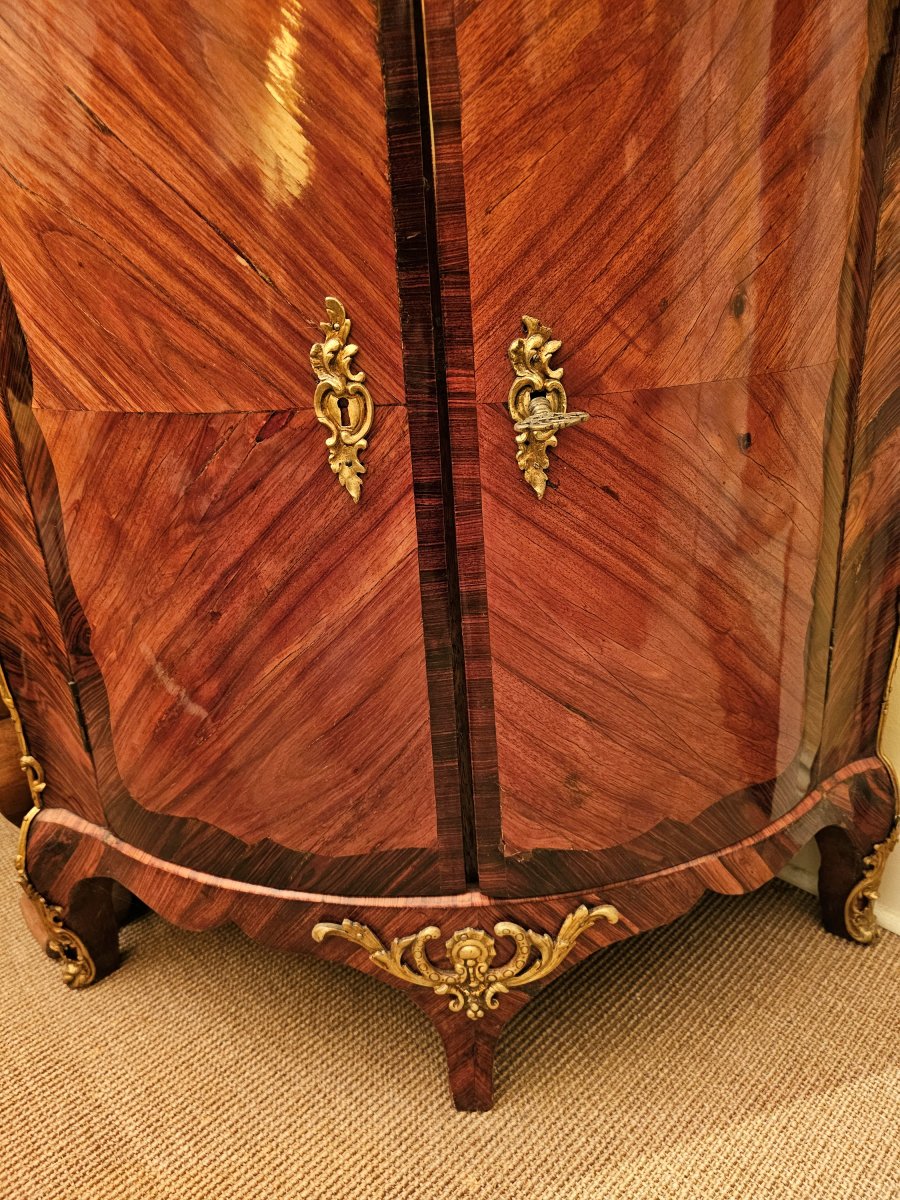 Encoignure Louis XV Vers 1750  Estampillée J. Tuart  Jean-Baptiste Tuart Maître 1. Février 1741-photo-2